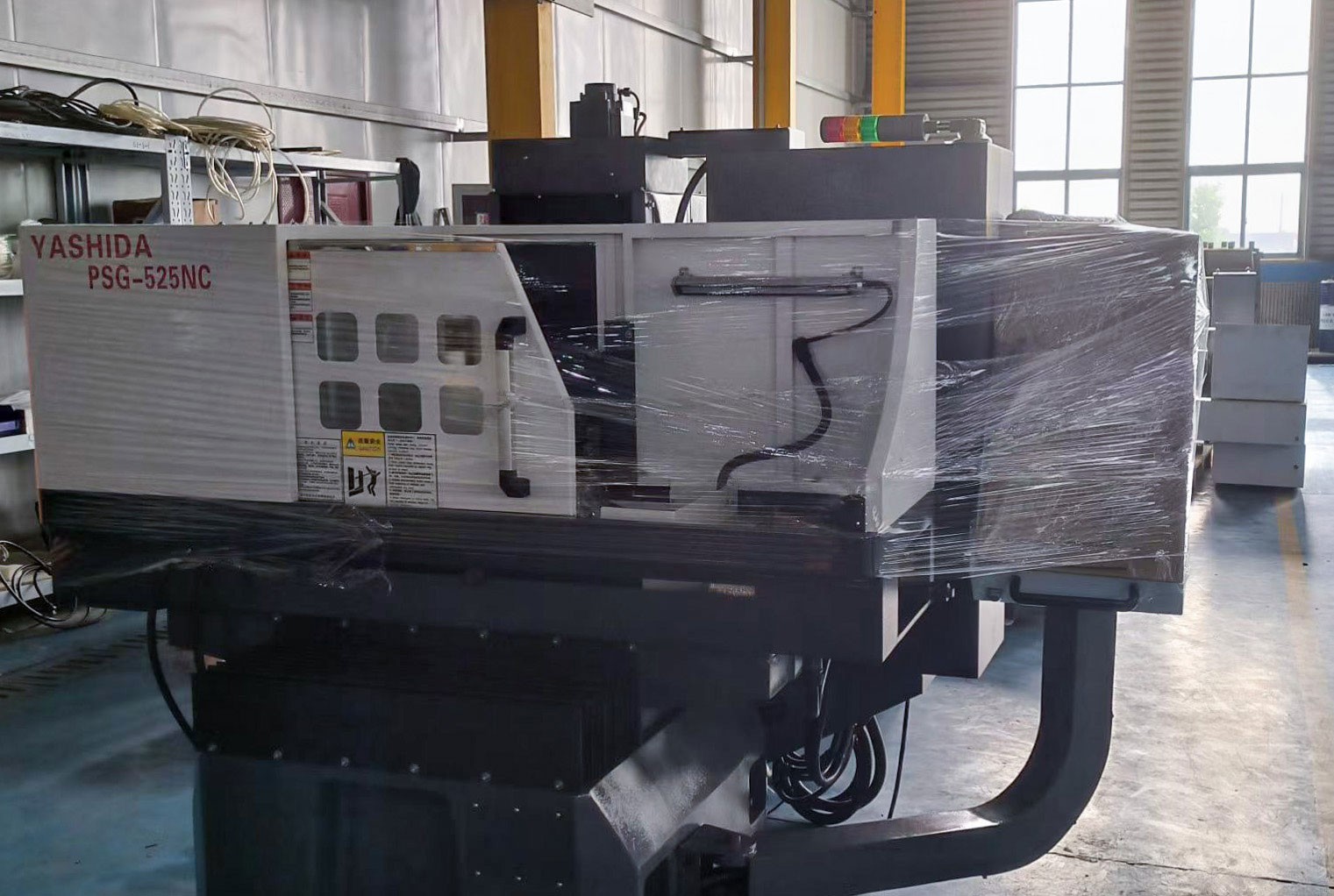 高精密磨床使用滾珠絲桿和滾柱絲桿的優(yōu)缺點