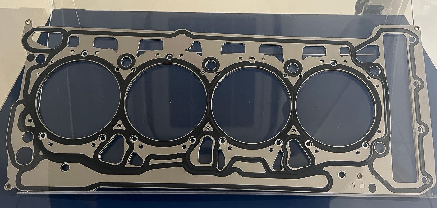 高精密平面磨床助力汽車鈑金制造突破精度極限 —— 某汽車零部件企業加工案例紀實